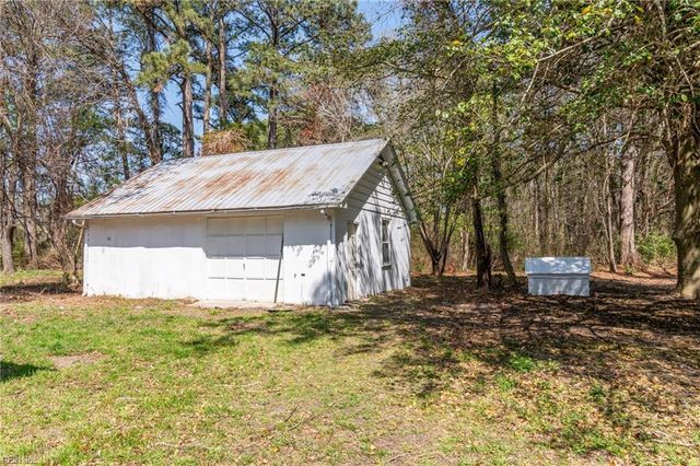 3023 Guinea CIR, Hayes, VA 23072