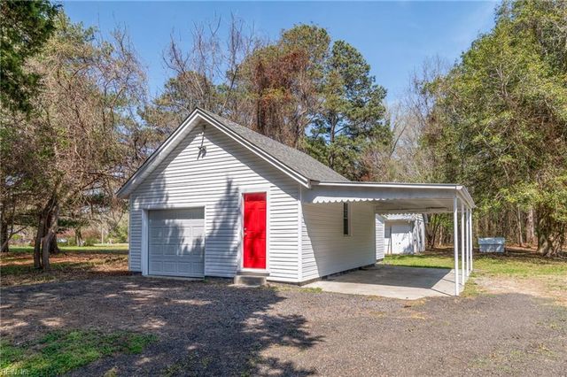 3023 Guinea CIR, Hayes, VA 23072