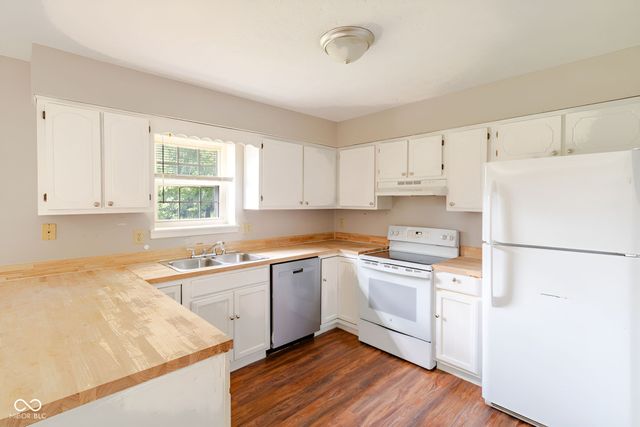 572 San Ricardo Drive, Greenwood, IN 46142