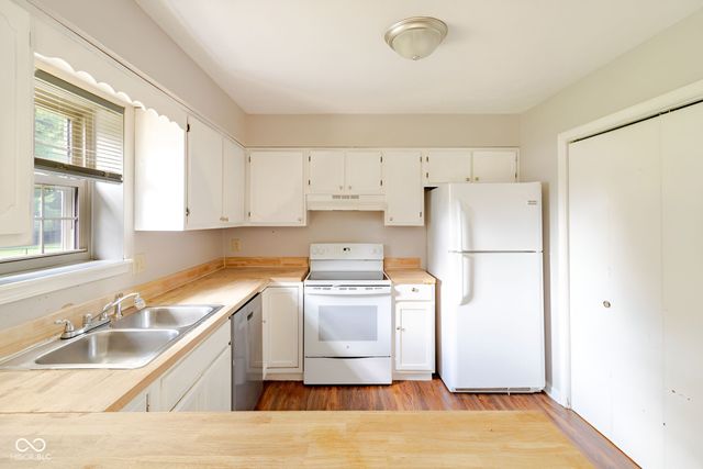 572 San Ricardo Drive, Greenwood, IN 46142