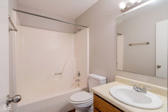 572 San Ricardo Drive, Greenwood, IN 46142
