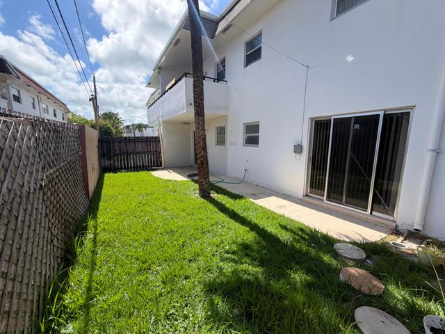 320 SW 1st Street, Pompano Beach, FL 33060