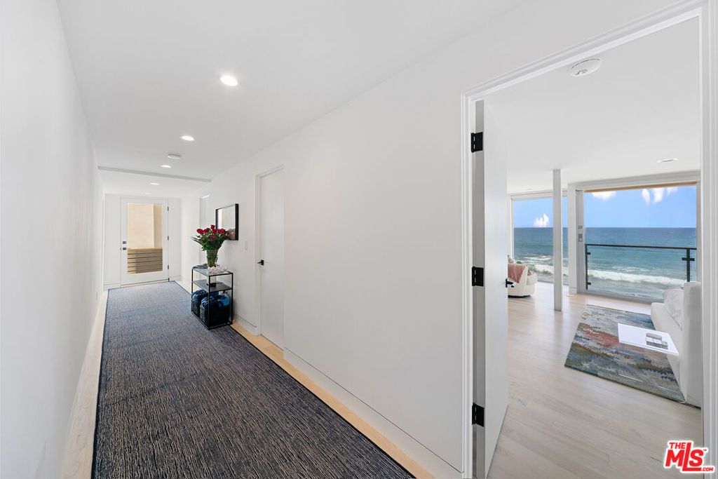 Image 15 of property listing at 24928 Malibu Road, Malibu, CA 90265