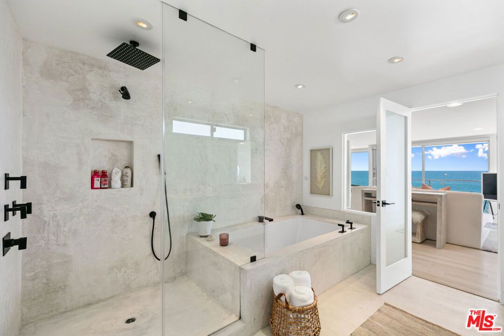 Image 19 of property listing at 24928 Malibu Road, Malibu, CA 90265