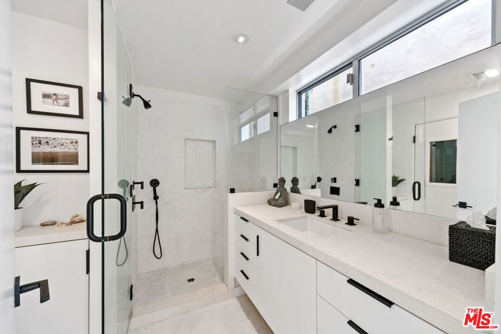 Image 26 of property listing at 24928 Malibu Road, Malibu, CA 90265