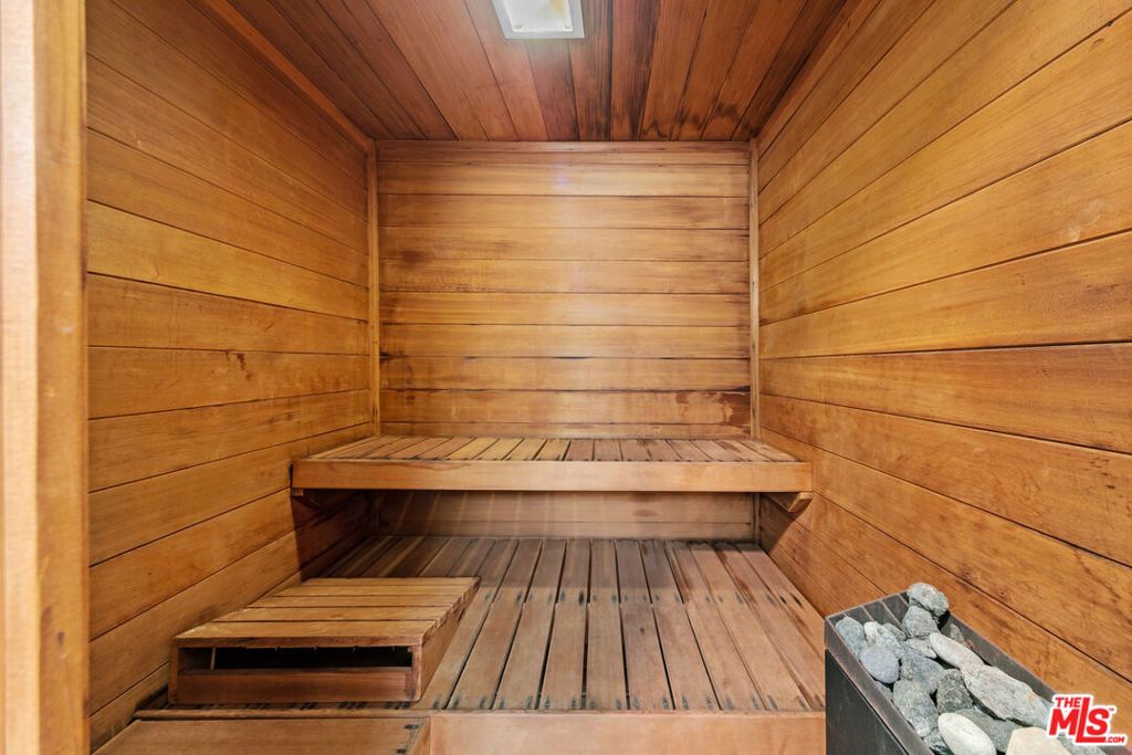 Image 27 of property listing at 24928 Malibu Road, Malibu, CA 90265