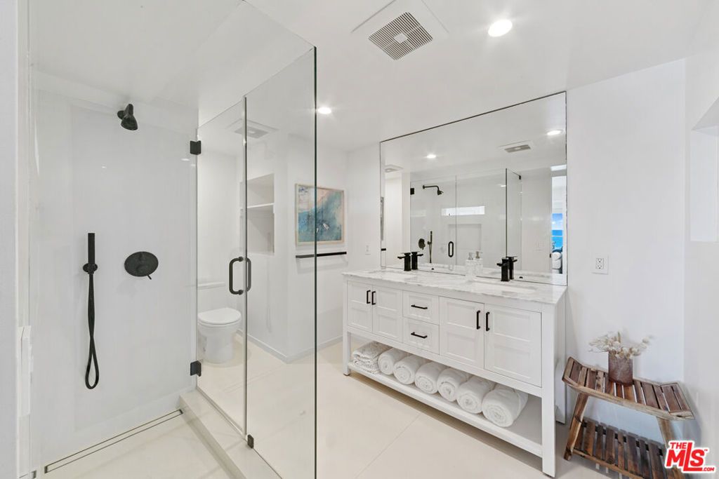 Image 41 of property listing at 24928 Malibu Road, Malibu, CA 90265