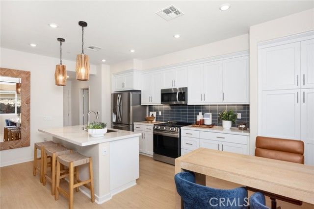 7022 Solara Way, Westminster, CA 92683