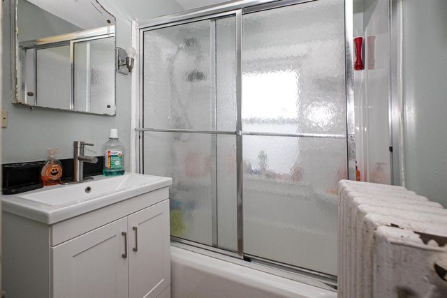 882 KELLOGG STREET, Green Bay, WI 54303