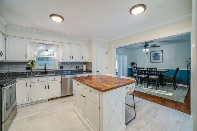 928 BROADVIEW DR, Harrisonburg, VA 22802