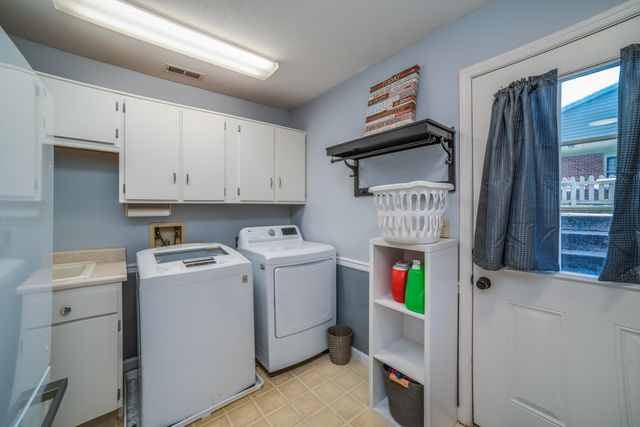 928 BROADVIEW DR, Harrisonburg, VA 22802