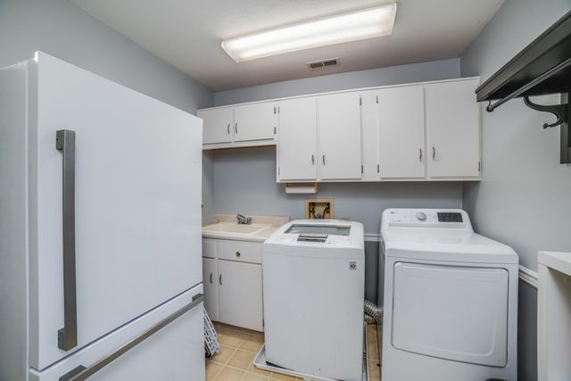 928 BROADVIEW DR, Harrisonburg, VA 22802