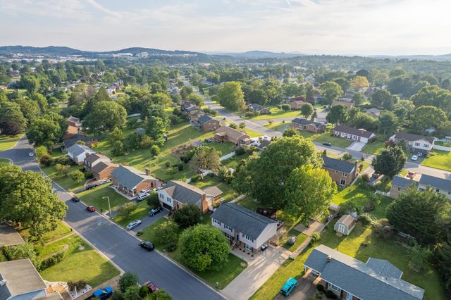 928 BROADVIEW DR, Harrisonburg, VA 22802
