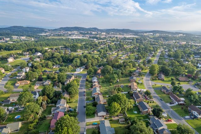 928 BROADVIEW DR, Harrisonburg, VA 22802
