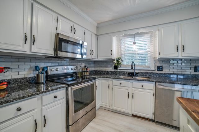 928 BROADVIEW DR, Harrisonburg, VA 22802