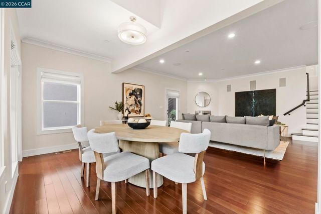 6165 Doncaster Pl, Oakland, CA 94611