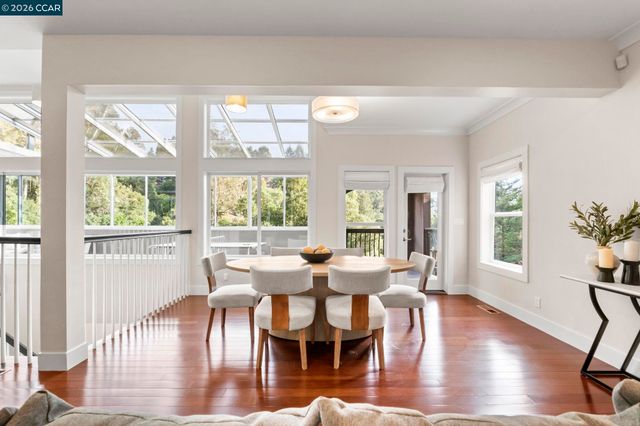 6165 Doncaster Pl, Oakland, CA 94611