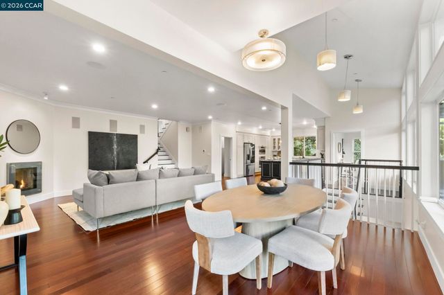 6165 Doncaster Pl, Oakland, CA 94611