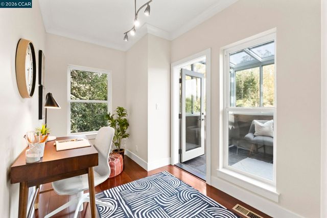 6165 Doncaster Pl, Oakland, CA 94611