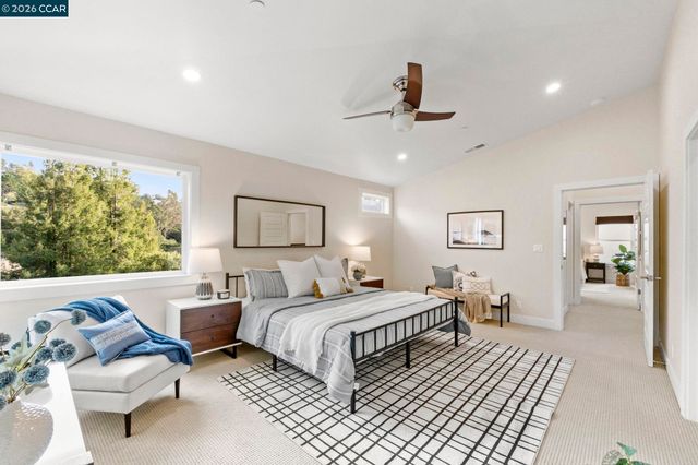 6165 Doncaster Pl, Oakland, CA 94611