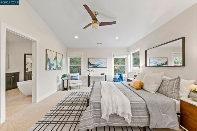 6165 Doncaster Pl, Oakland, CA 94611