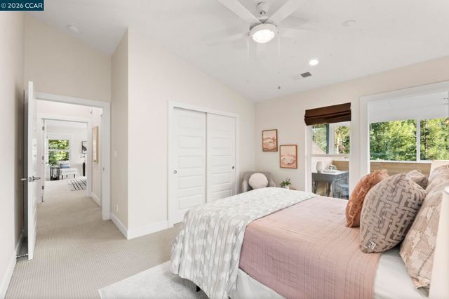 6165 Doncaster Pl, Oakland, CA 94611