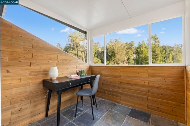 6165 Doncaster Pl, Oakland, CA 94611