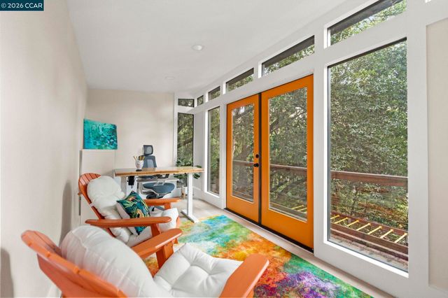 6165 Doncaster Pl, Oakland, CA 94611