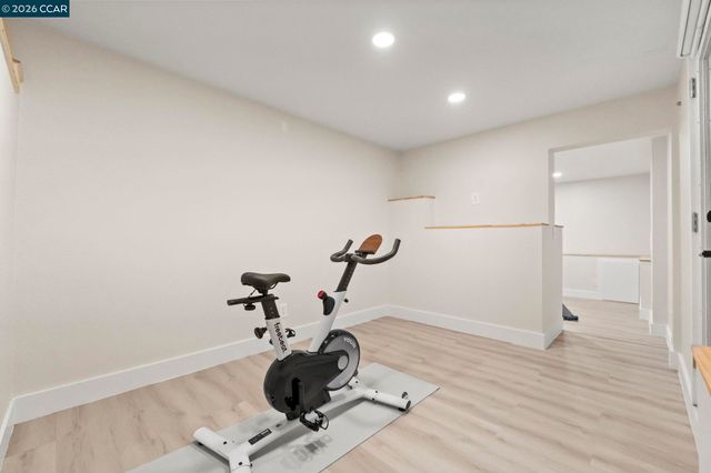 6165 Doncaster Pl, Oakland, CA 94611