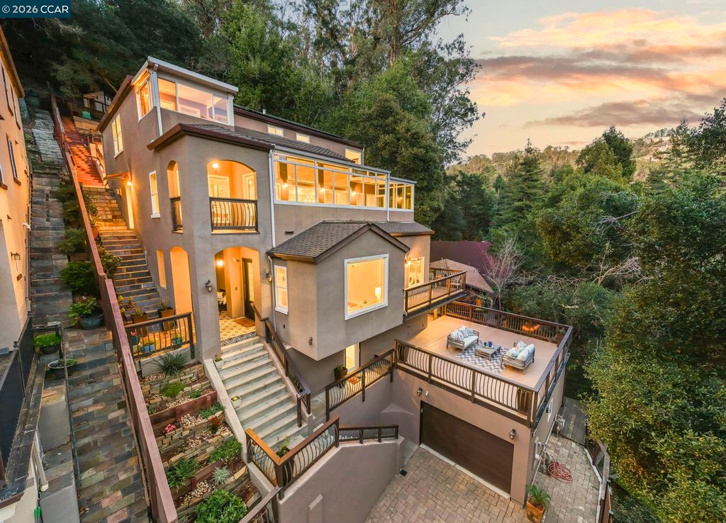 6165 Doncaster Pl, Oakland, CA 94611