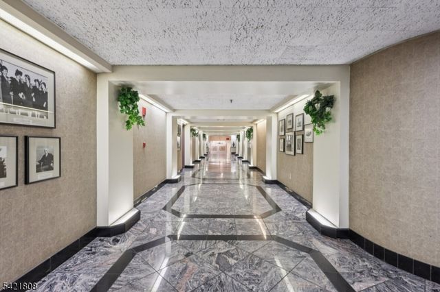 111 Mulberry St 2-V, Newark City, NJ 07102