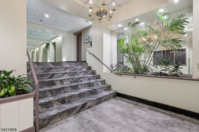 111 Mulberry St 2-V, Newark City, NJ 07102