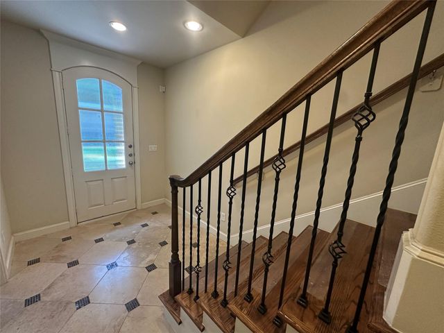 2021 Fannin Station, Houston, TX 77045