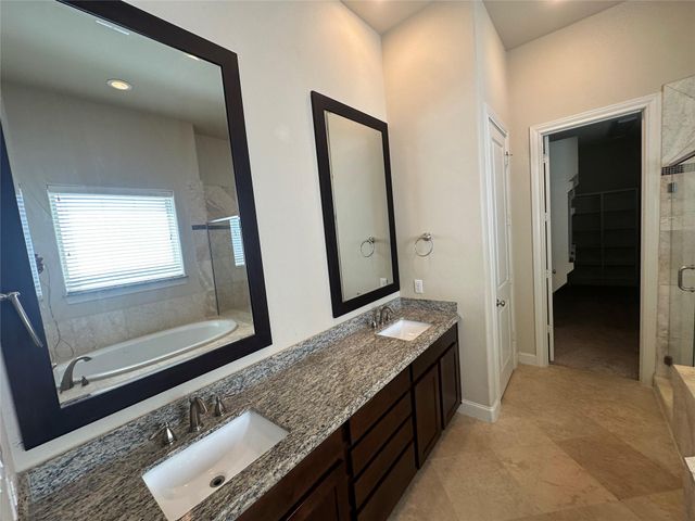 2021 Fannin Station, Houston, TX 77045