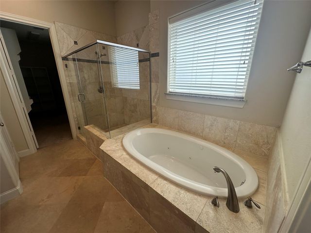 2021 Fannin Station, Houston, TX 77045