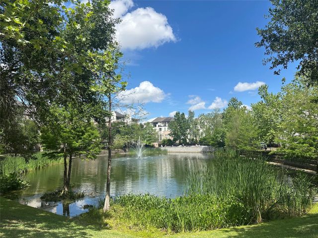 2021 Fannin Station, Houston, TX 77045