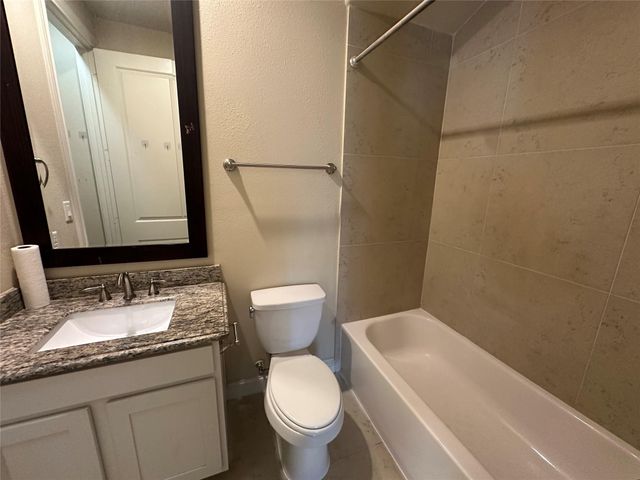 2021 Fannin Station, Houston, TX 77045