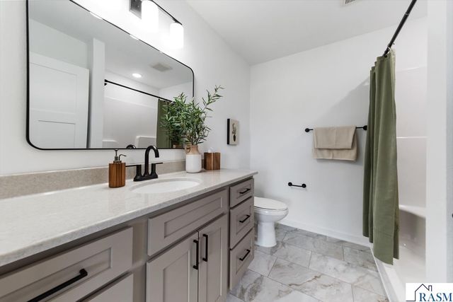 202 E Connie Lane, Eagle Lake, MN 56024