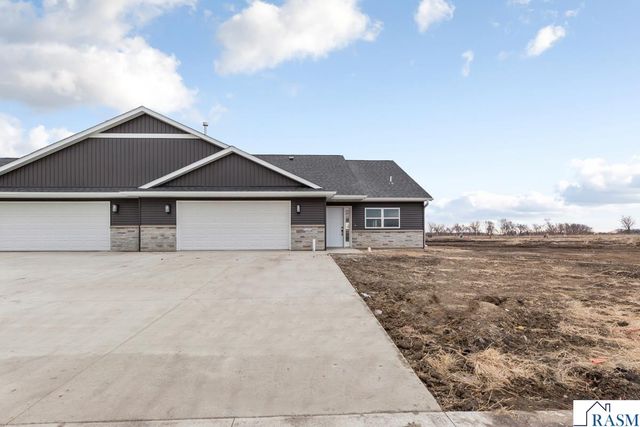 202 E Connie Lane, Eagle Lake, MN 56024