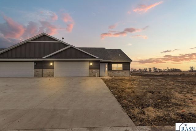 202 E Connie Lane, Eagle Lake, MN 56024