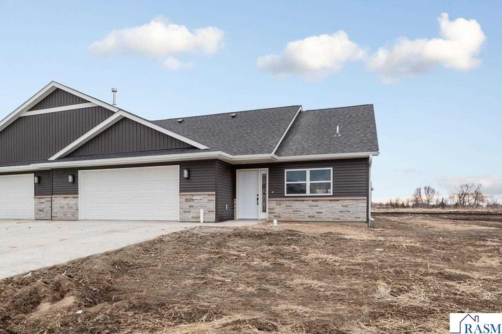 202 E Connie Lane, Eagle Lake, MN 56024