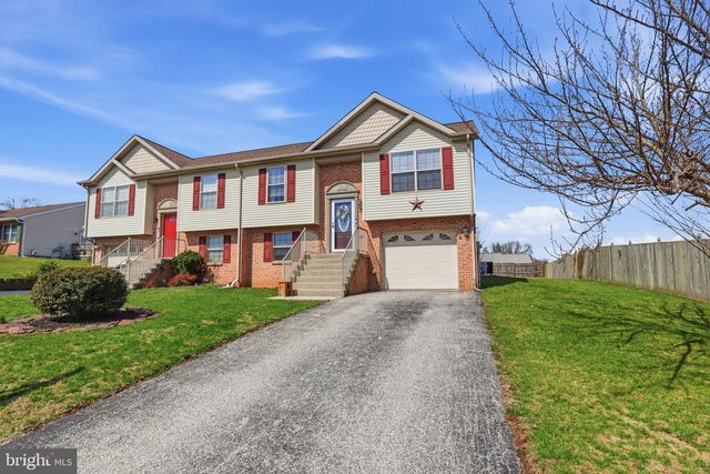 1915 WYATT CIR, Dover, PA 17315