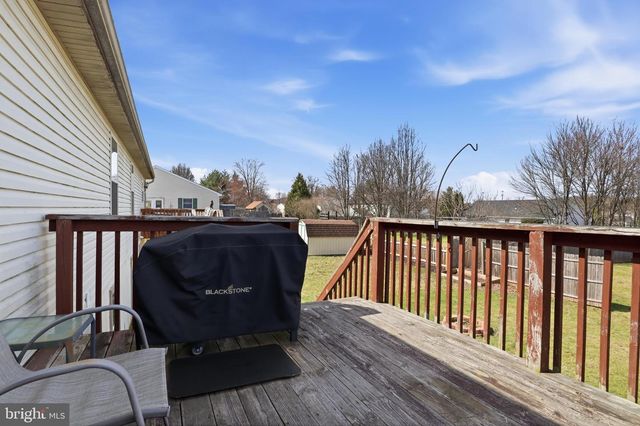 1915 WYATT CIR, Dover, PA 17315