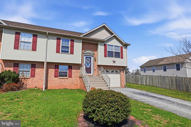 1915 WYATT CIR, Dover, PA 17315