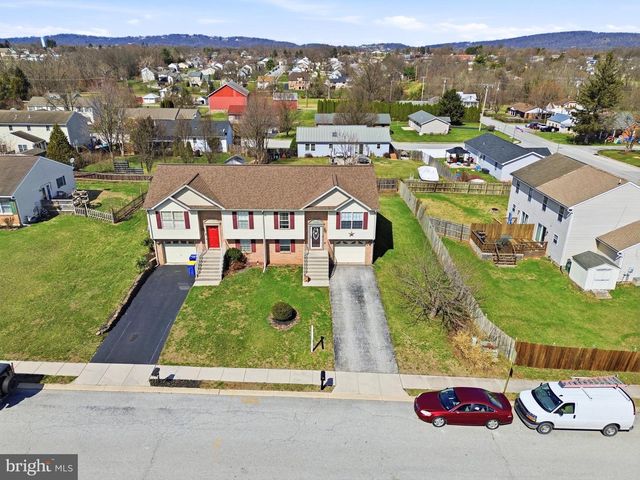 1915 WYATT CIR, Dover, PA 17315