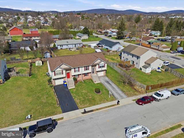 1915 WYATT CIR, Dover, PA 17315