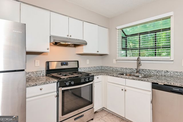 1618 Golf Overlook, Stone Mountain, GA 30088