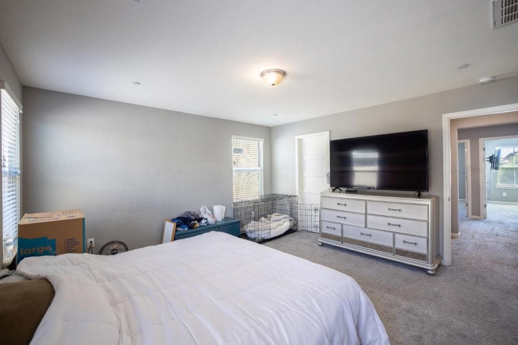 Image 17 of property listing at Address unavailable.