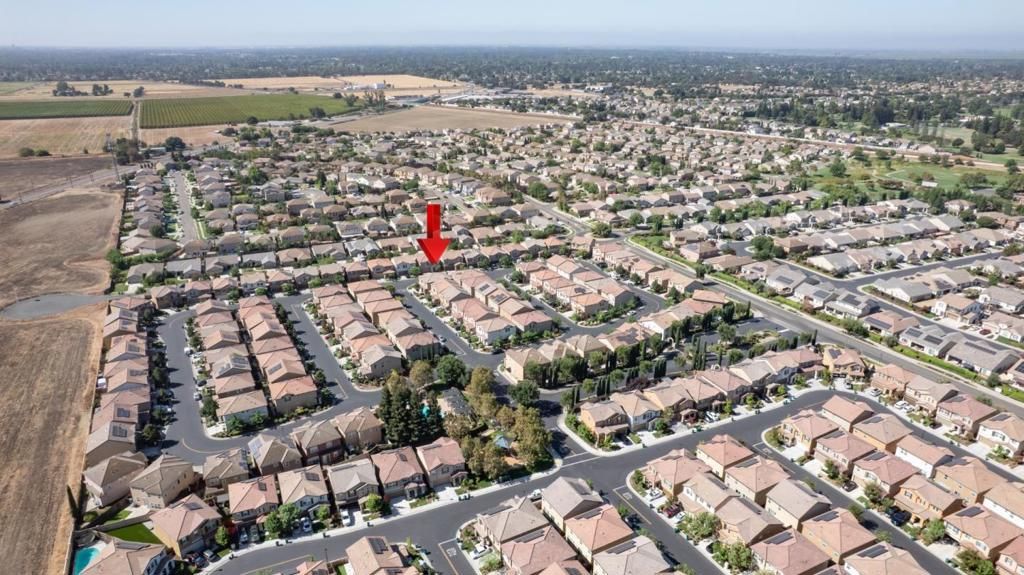 Image 52 of property listing at Address unavailable.