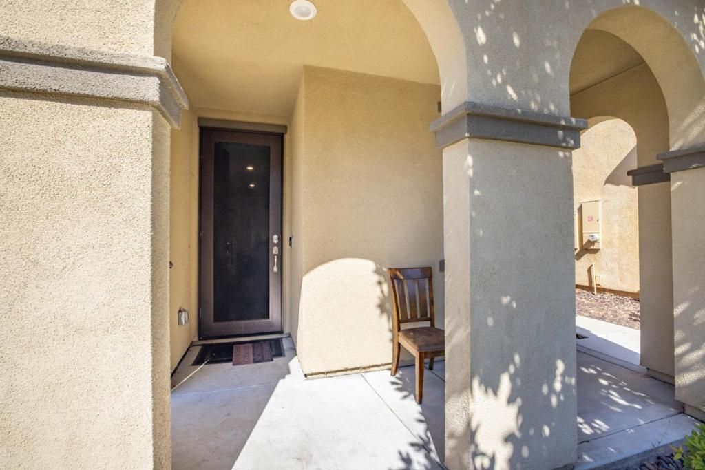 Image 6 of property listing at Address unavailable.